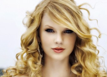 6 Tips For Hair Stylists To Style Curly Hairs